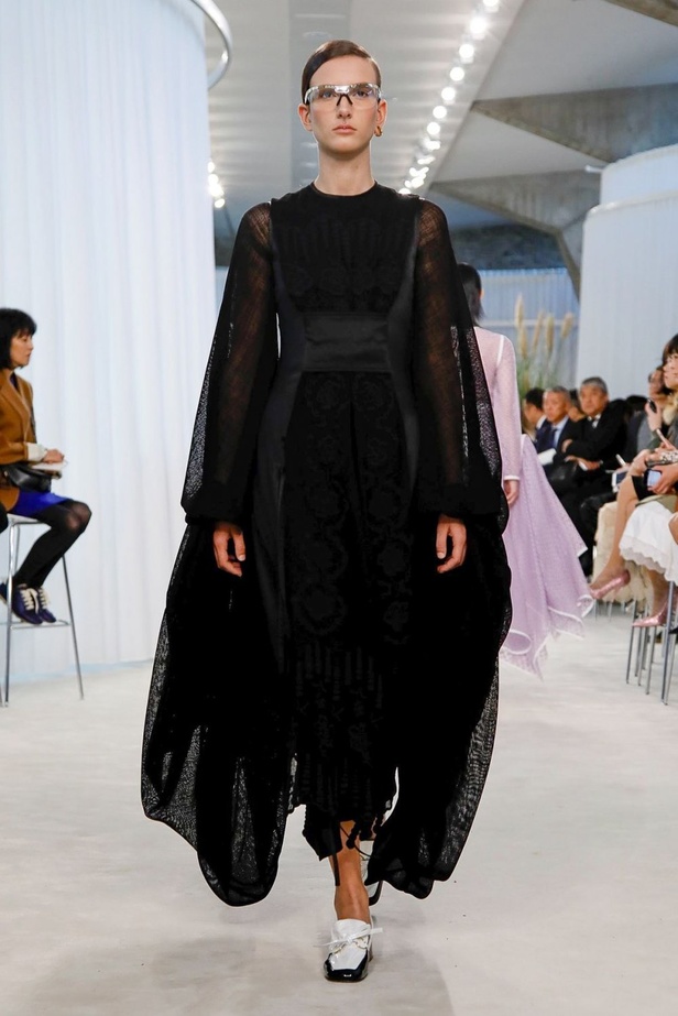 اسبوع الموضة في باريس 2019 مجموعة لويفي لربيع وصيف 2020