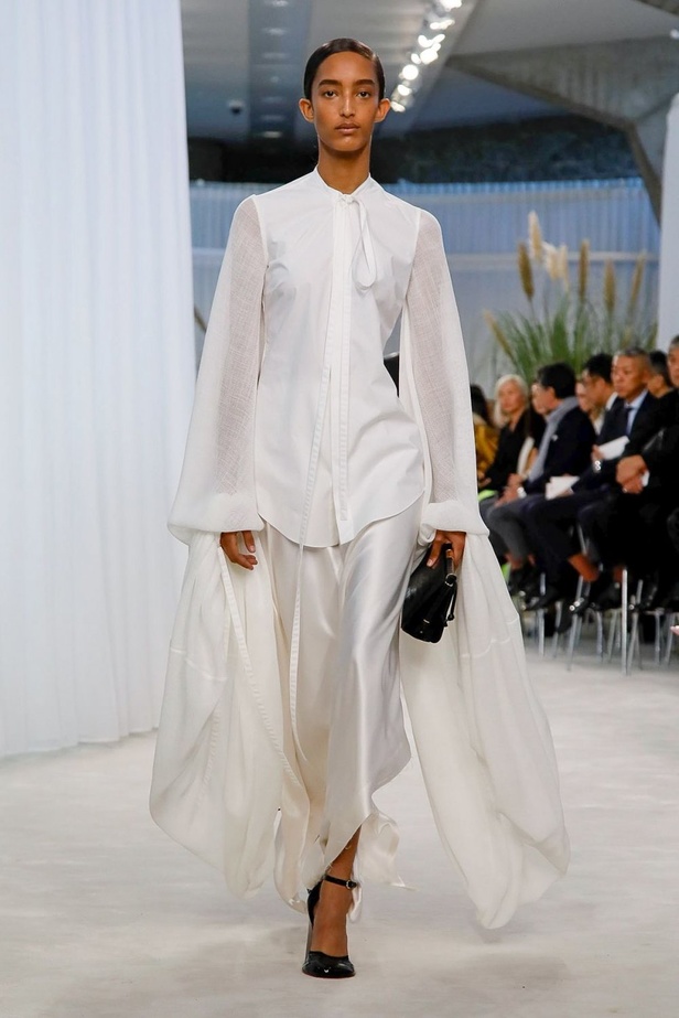 اسبوع الموضة في باريس 2019 مجموعة لويفي لربيع وصيف 2020