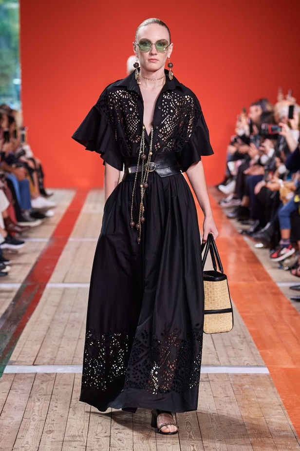 اسبوع الموضة في باريس 2019 مجموعة ايلي صعب الفاخرة لربيع وصيف 2020