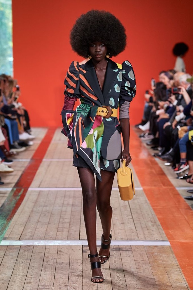 اسبوع الموضة في باريس 2019 مجموعة ايلي صعب الفاخرة لربيع وصيف 2020