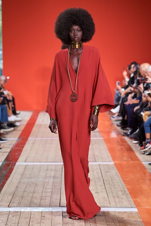 اسبوع الموضة في باريس 2019 مجموعة ايلي صعب الفاخرة لربيع وصيف 2020