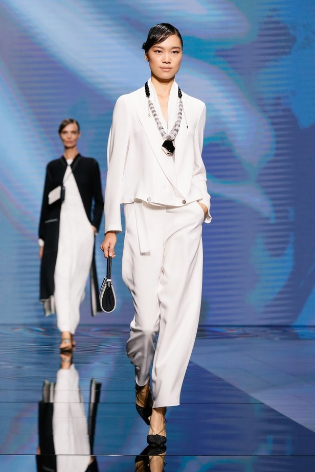 عرض أزياء Giorgio Armani لربيع وصيف 2021 من أسبوع الموضة في ميلانو