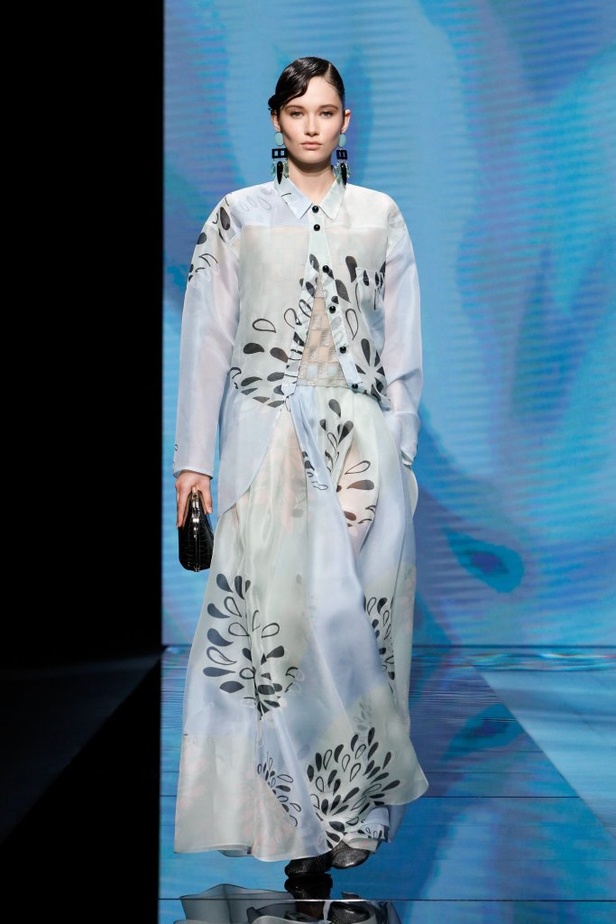 عرض أزياء Giorgio Armani لربيع وصيف 2021 من أسبوع الموضة في ميلانو
