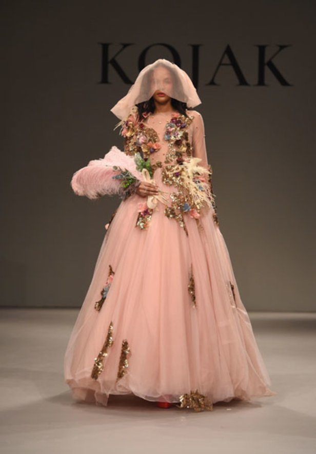 "فاشن فوروورد" يختتم فعالياته بتميّز وتألق أبرز المصممين