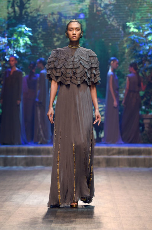 "فاشن فوروورد" يختتم فعالياته بتميّز وتألق أبرز المصممين