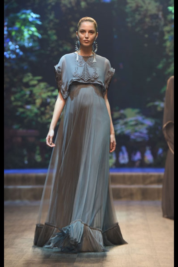 "فاشن فوروورد" يختتم فعالياته بتميّز وتألق أبرز المصممين