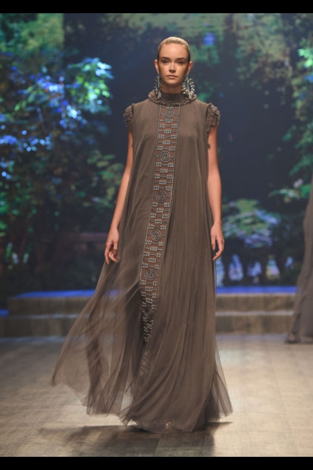 "فاشن فوروورد" يختتم فعالياته بتميّز وتألق أبرز المصممين