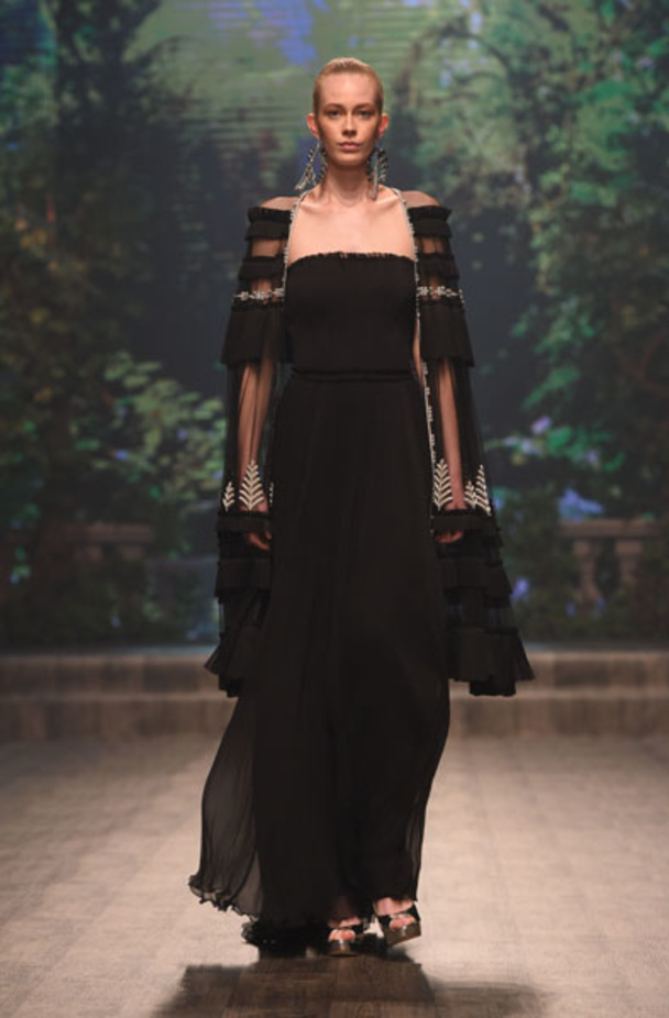 "فاشن فوروورد" يختتم فعالياته بتميّز وتألق أبرز المصممين