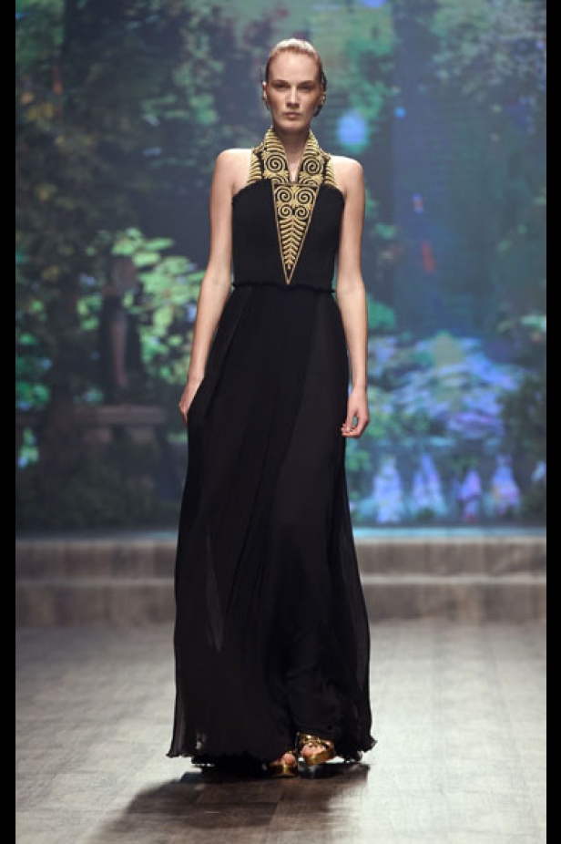 "فاشن فوروورد" يختتم فعالياته بتميّز وتألق أبرز المصممين