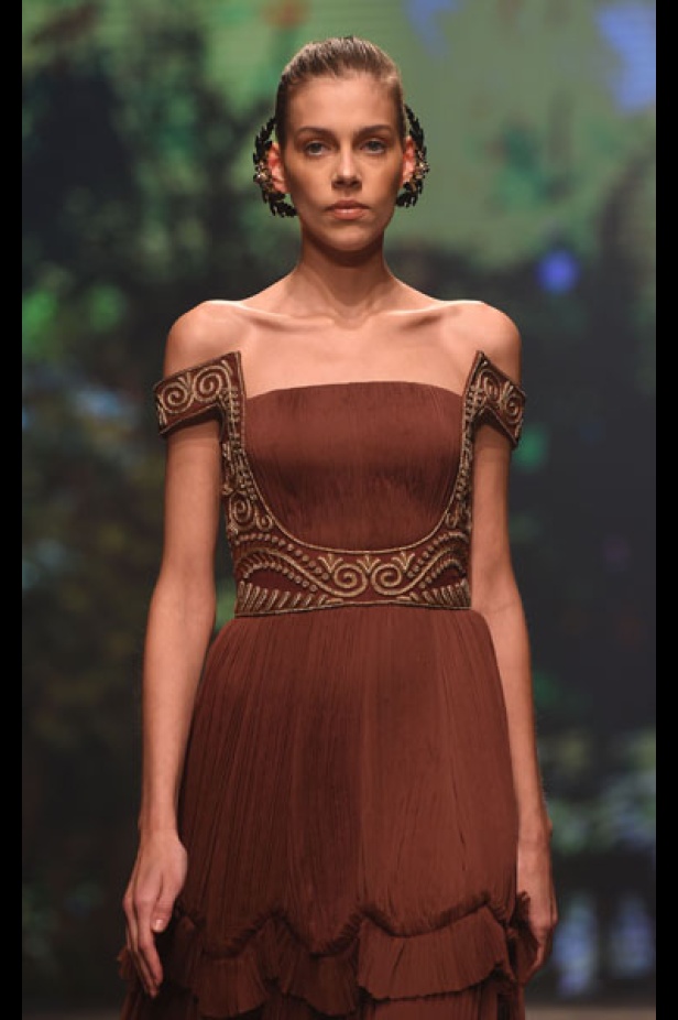 "فاشن فوروورد" يختتم فعالياته بتميّز وتألق أبرز المصممين