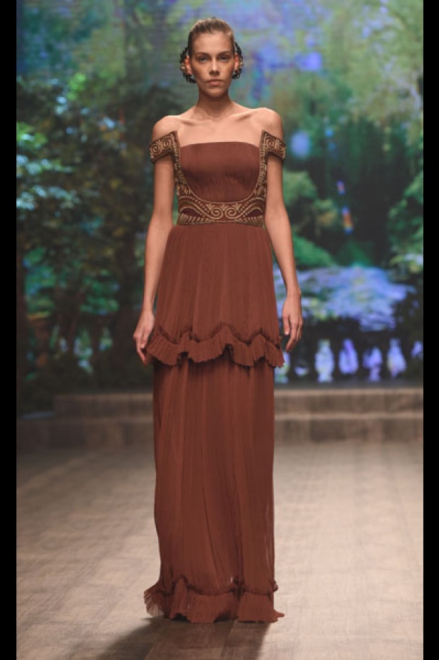 "فاشن فوروورد" يختتم فعالياته بتميّز وتألق أبرز المصممين