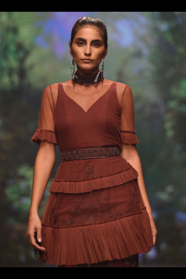 "فاشن فوروورد" يختتم فعالياته بتميّز وتألق أبرز المصممين