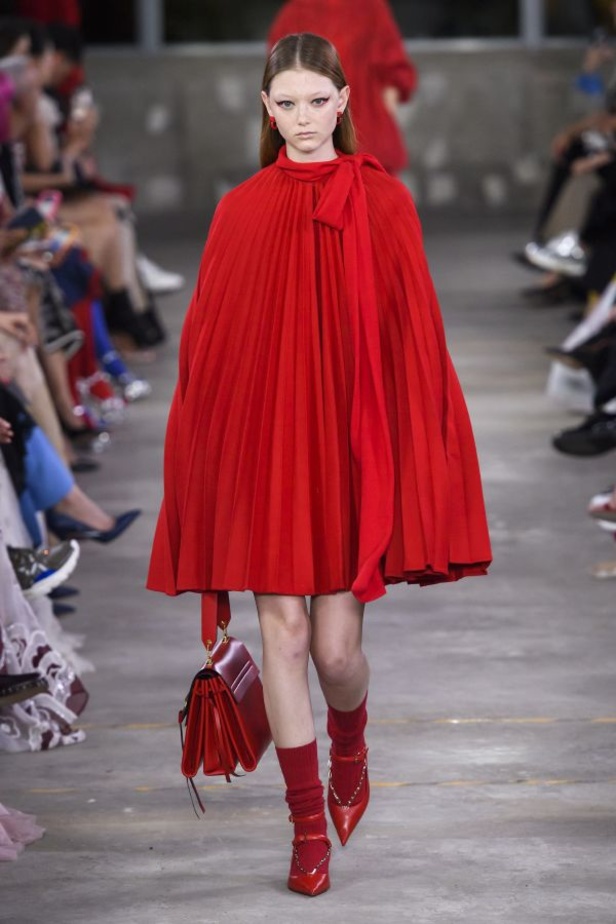 أزياء فالنتينو في طوكيو... مزيج بين التقاليد الإيطالية والحضارة اليابانية