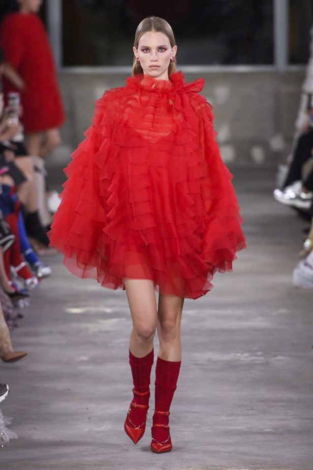 أزياء فالنتينو في طوكيو... مزيج بين التقاليد الإيطالية والحضارة اليابانية