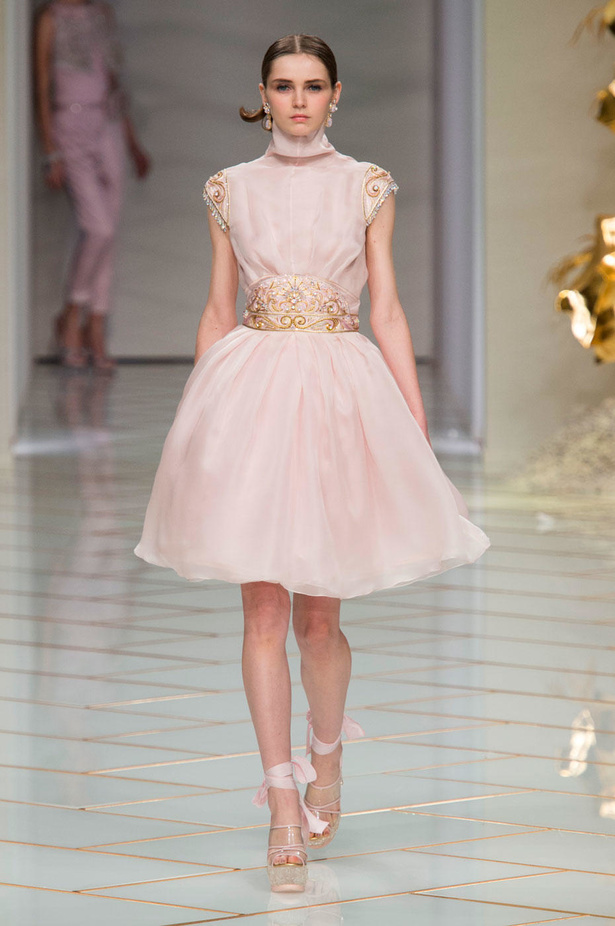 مجموعة Guo Pei للأزياء الفاخرة لربيع وصيف 2016