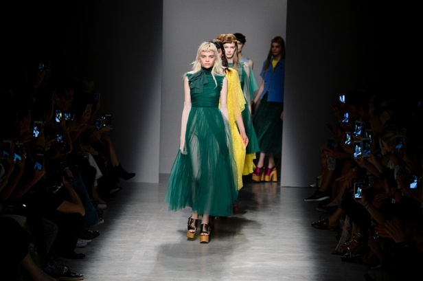 مجموعة Rochas لموسم ربيع وصيف 2017 