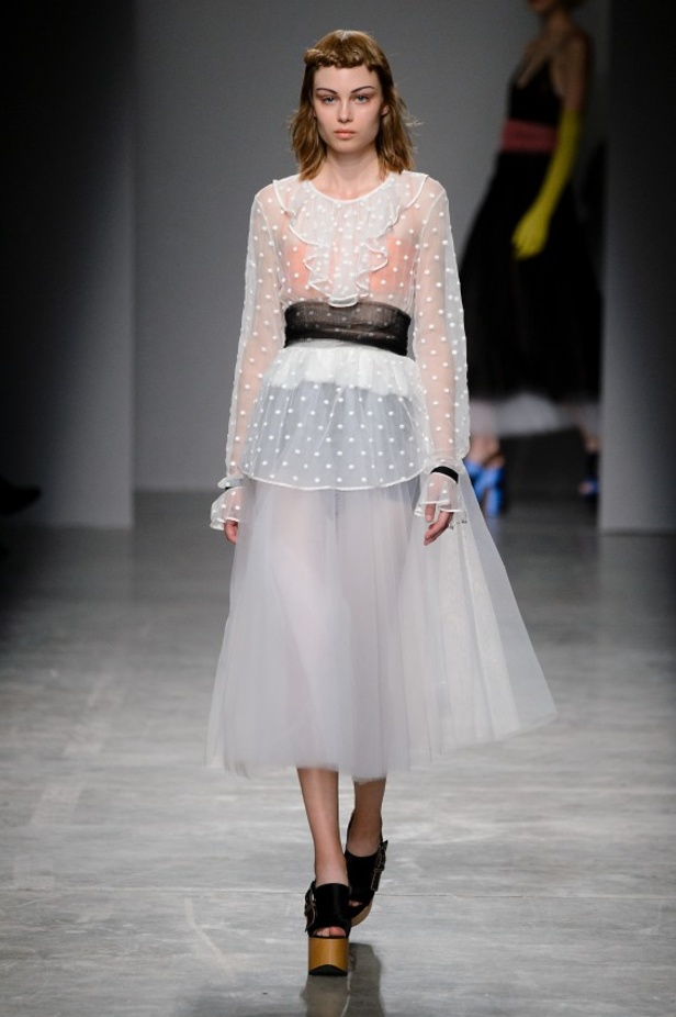 مجموعة Rochas لموسم ربيع وصيف 2017 