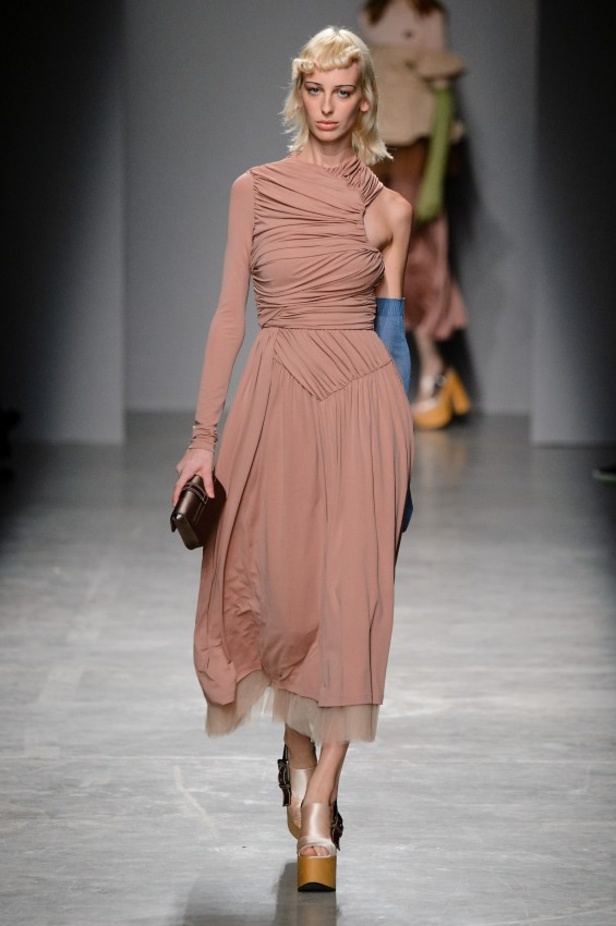 مجموعة Rochas لموسم ربيع وصيف 2017 