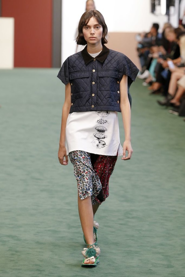 عرض أزياء Carven للأزياء الجاهزة لربيع وصيف 2018 !