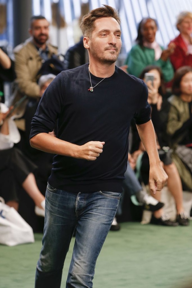 عرض أزياء Carven للأزياء الجاهزة لربيع وصيف 2018 !