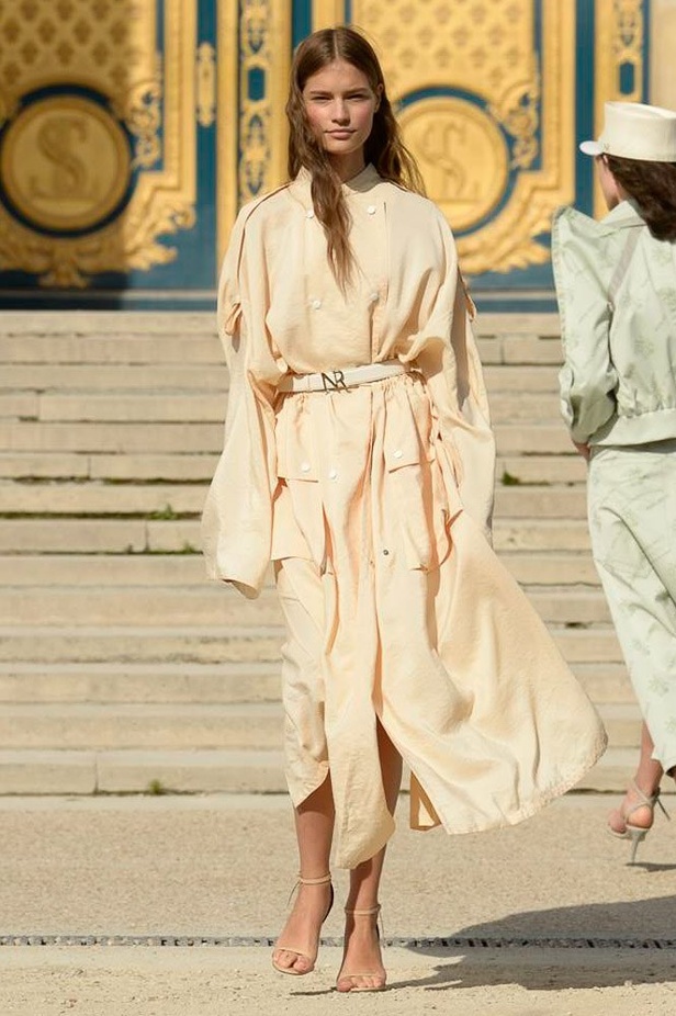 عرض أزياء Nina Ricci لموسم ربيع وصيف ٢٠١٨ !