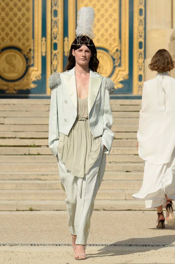 عرض أزياء Nina Ricci لموسم ربيع وصيف ٢٠١٨ !