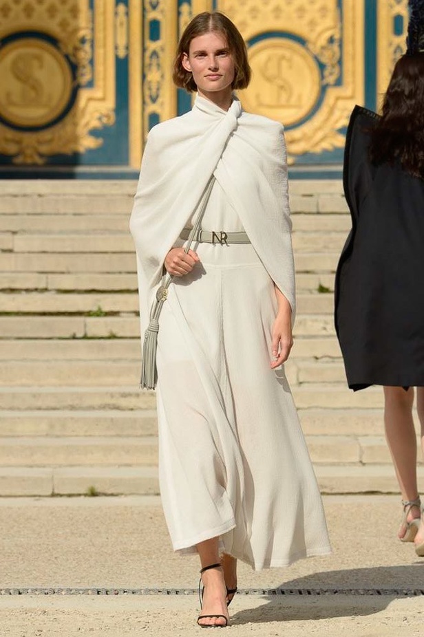 عرض أزياء Nina Ricci لموسم ربيع وصيف ٢٠١٨ !