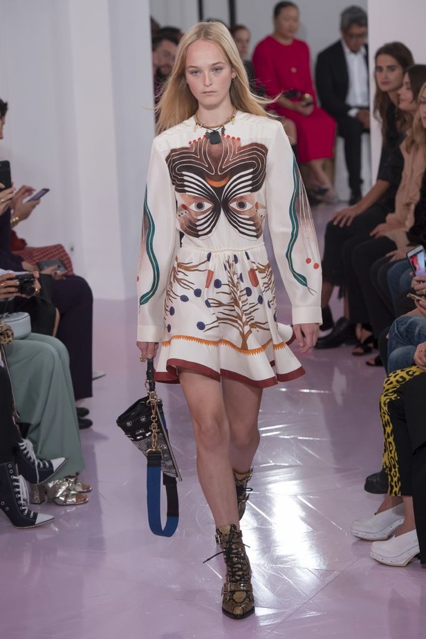 عرض كلوي لربيع وصيف 2018 في اسبوع الموضة بباريس