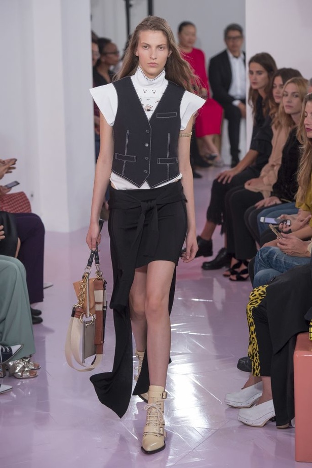 عرض كلوي لربيع وصيف 2018 في اسبوع الموضة بباريس