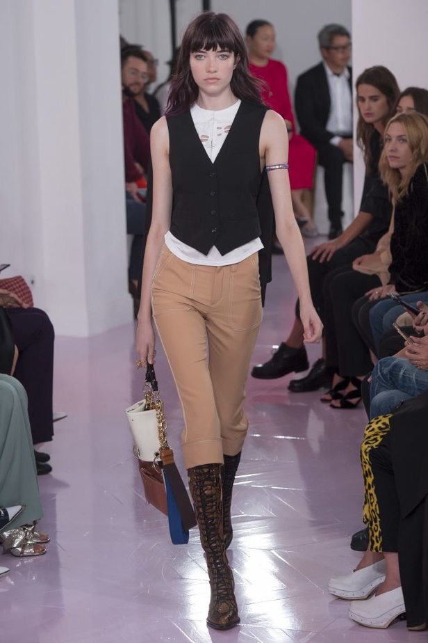 عرض كلوي لربيع وصيف 2018 في اسبوع الموضة بباريس