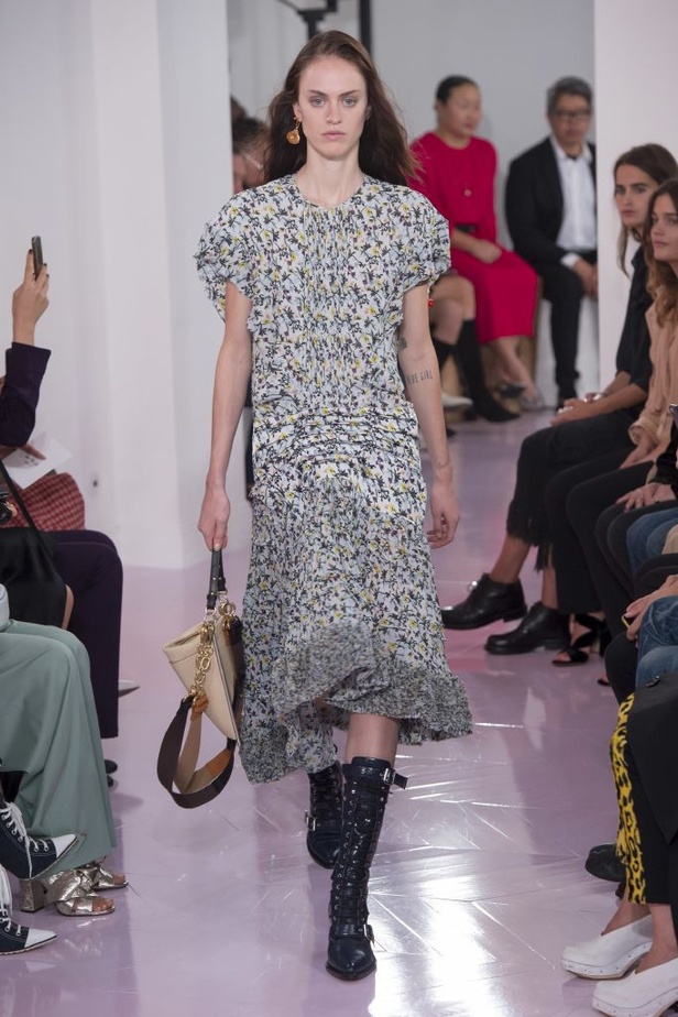 عرض كلوي لربيع وصيف 2018 في اسبوع الموضة بباريس