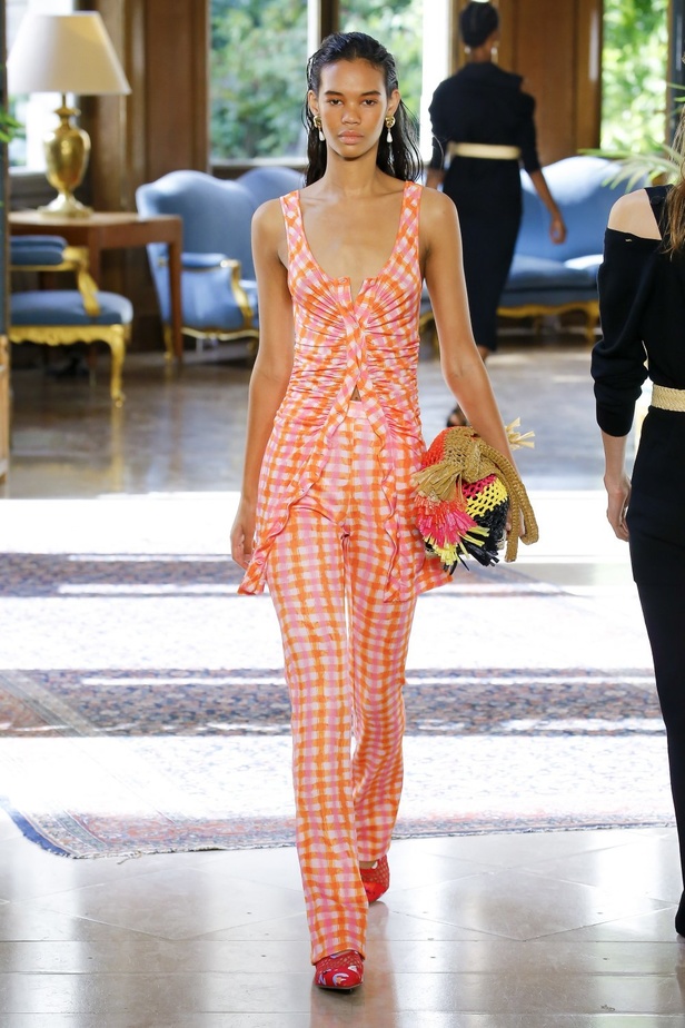 عرض أزياء Altuzarra لربيع وصيف 2019 !