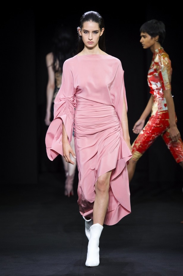 عرض أزياء Mugler لربيع وصيف 2019