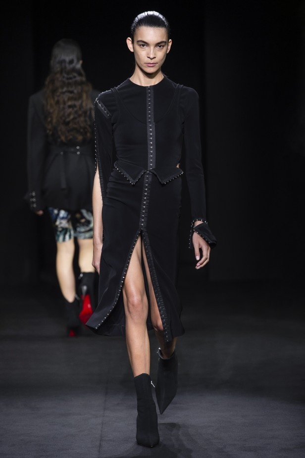 عرض أزياء Mugler لربيع وصيف 2019