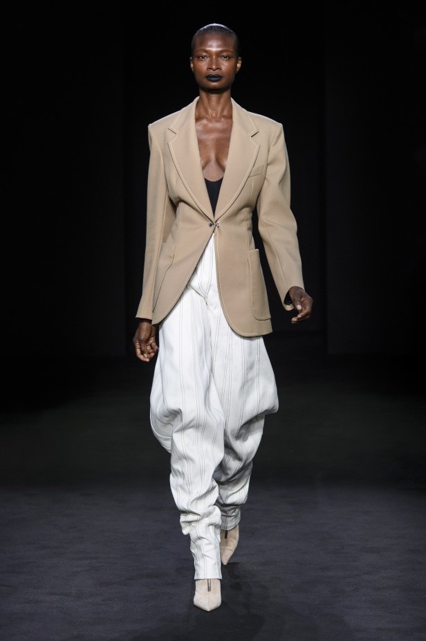 عرض أزياء Mugler لربيع وصيف 2019