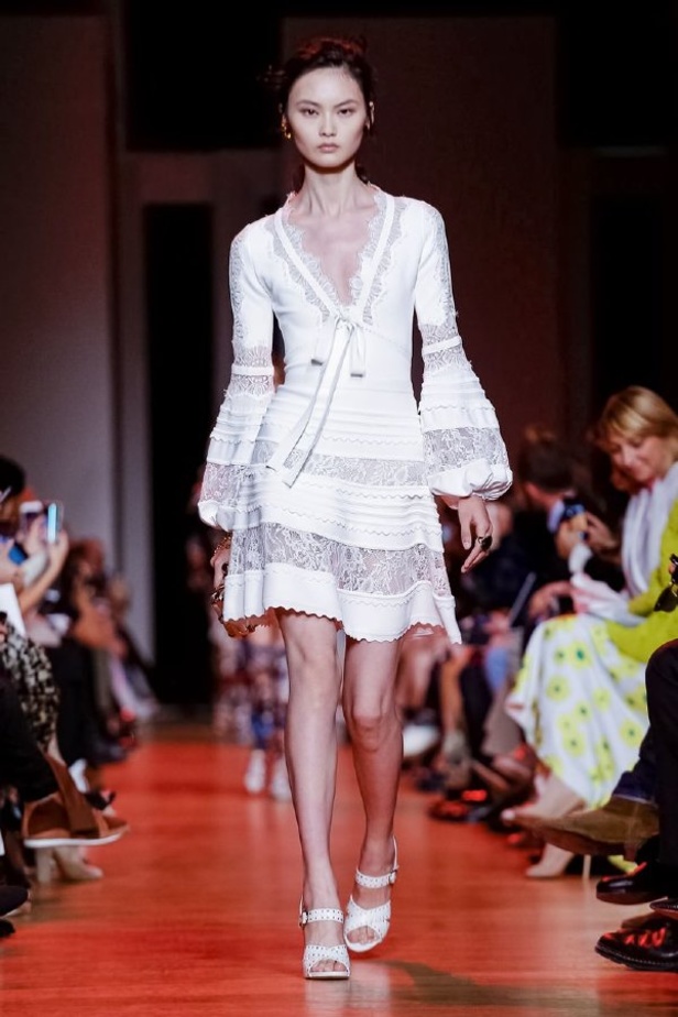 مجموعة ايلي صعب لموسم ربيع وصيف 2019