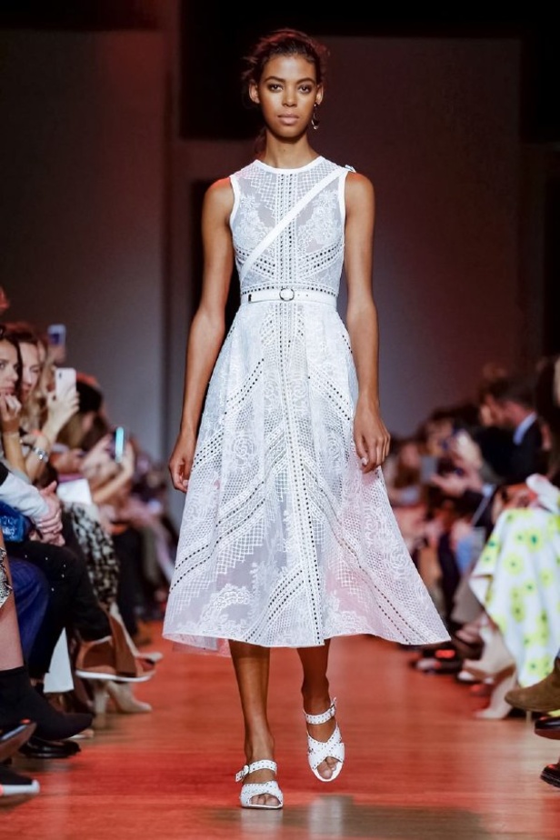 مجموعة ايلي صعب لموسم ربيع وصيف 2019