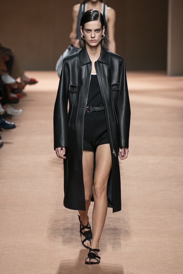 اسبوع الموضة في باريس 2019 مجموعة HERMES لربيع وصيف 2020