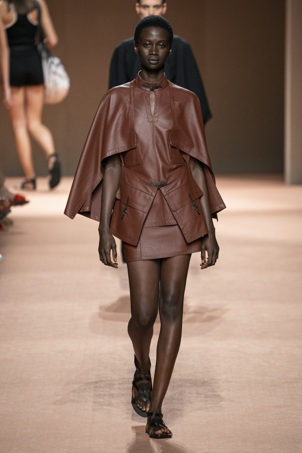 اسبوع الموضة في باريس 2019 مجموعة HERMES لربيع وصيف 2020