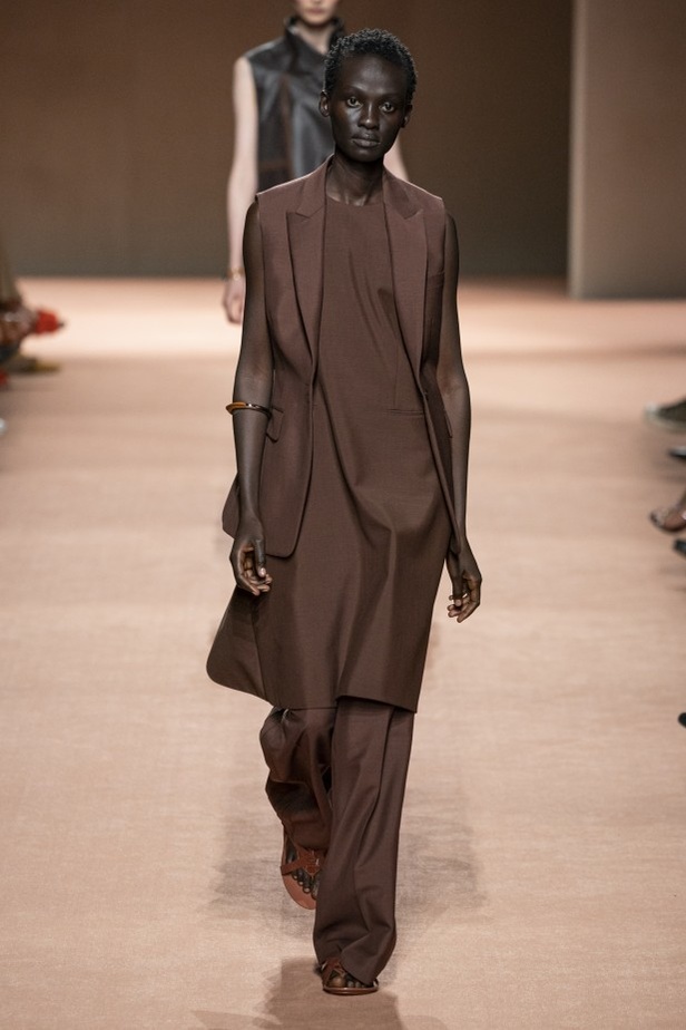 اسبوع الموضة في باريس 2019 مجموعة HERMES لربيع وصيف 2020