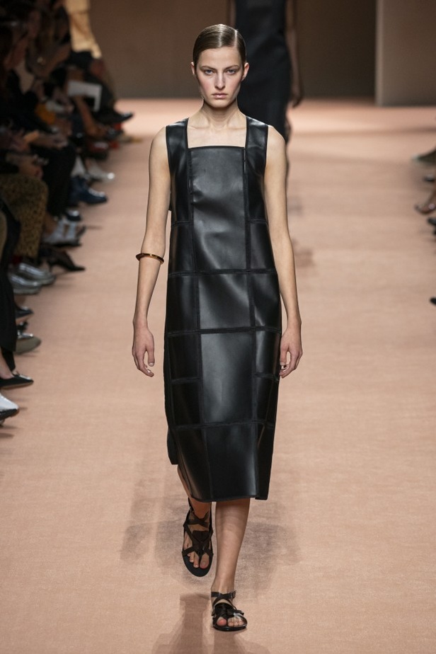 اسبوع الموضة في باريس 2019 مجموعة HERMES لربيع وصيف 2020