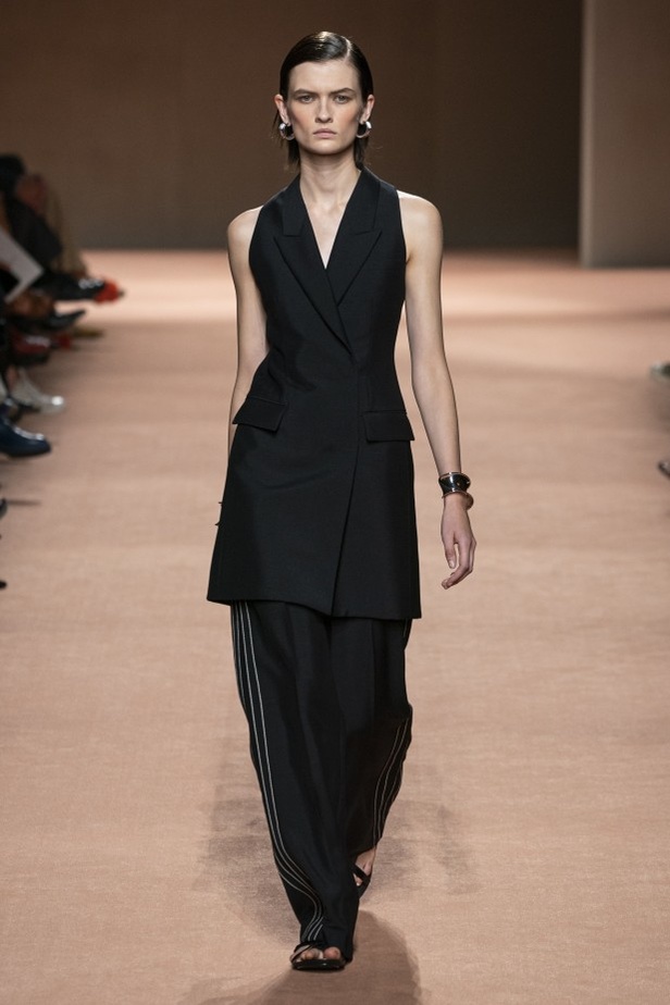 اسبوع الموضة في باريس 2019 مجموعة HERMES لربيع وصيف 2020