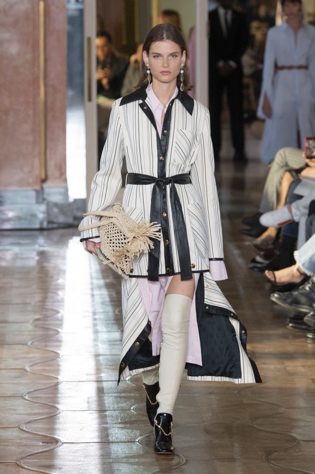 اسبوع الموضة في باريس 2019 مجموعة altuzarra للملابس الجاهزة لربيع وصيف 2020