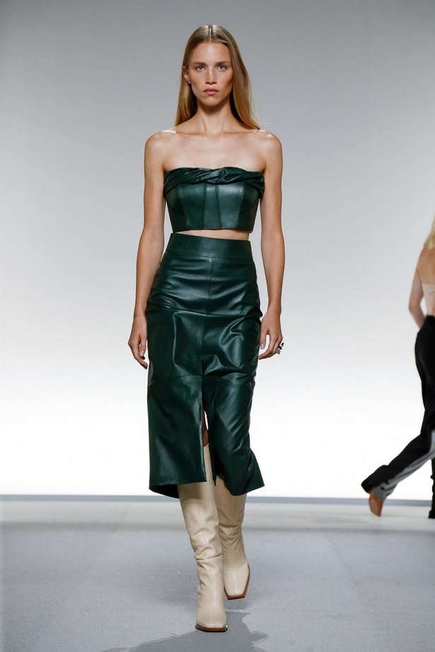 اسبوع الموضة في باريس 2019 مجموعة GIVENCHY لربيع وصيف 2020