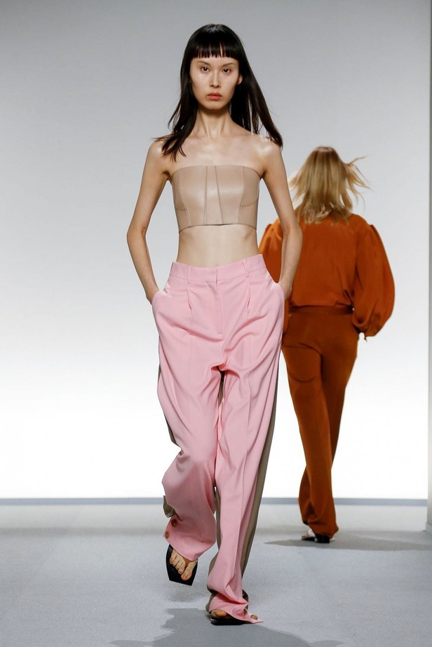 اسبوع الموضة في باريس 2019 مجموعة GIVENCHY لربيع وصيف 2020