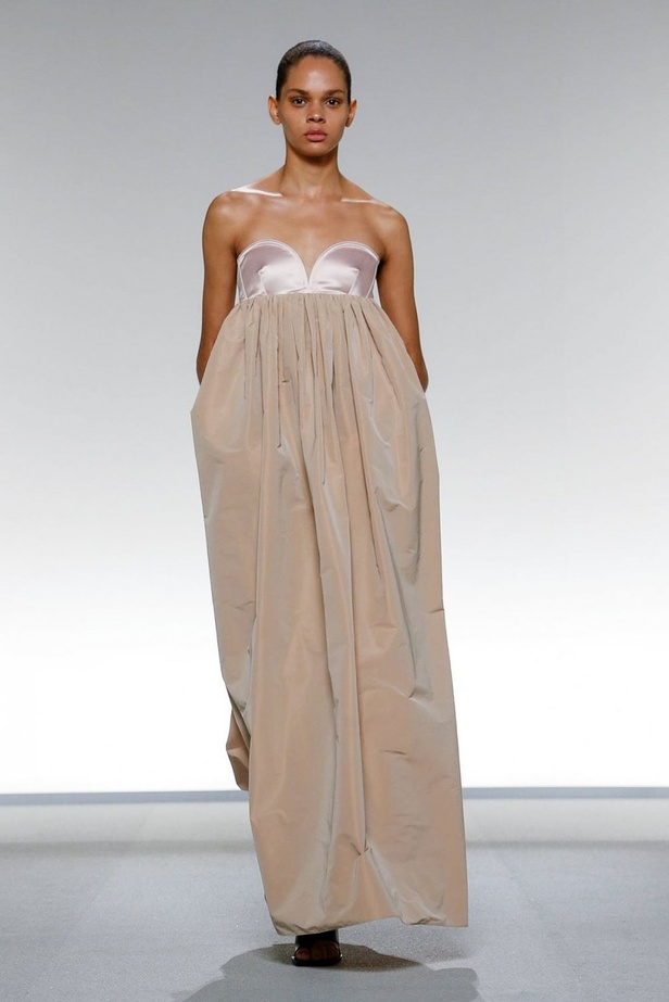 اسبوع الموضة في باريس 2019 مجموعة GIVENCHY لربيع وصيف 2020