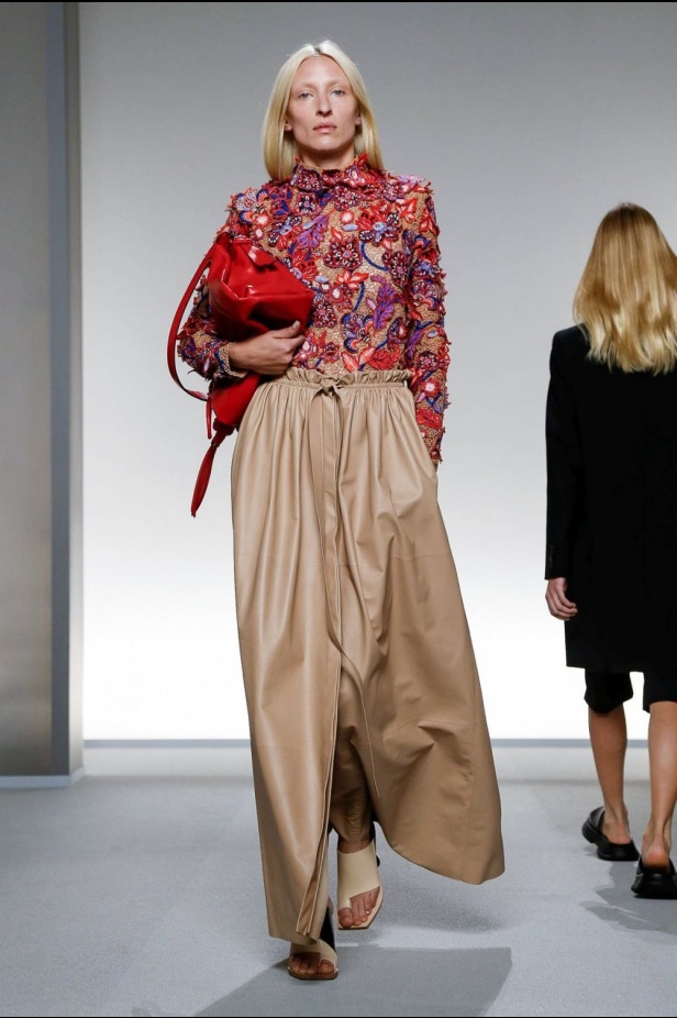 اسبوع الموضة في باريس 2019 مجموعة GIVENCHY لربيع وصيف 2020