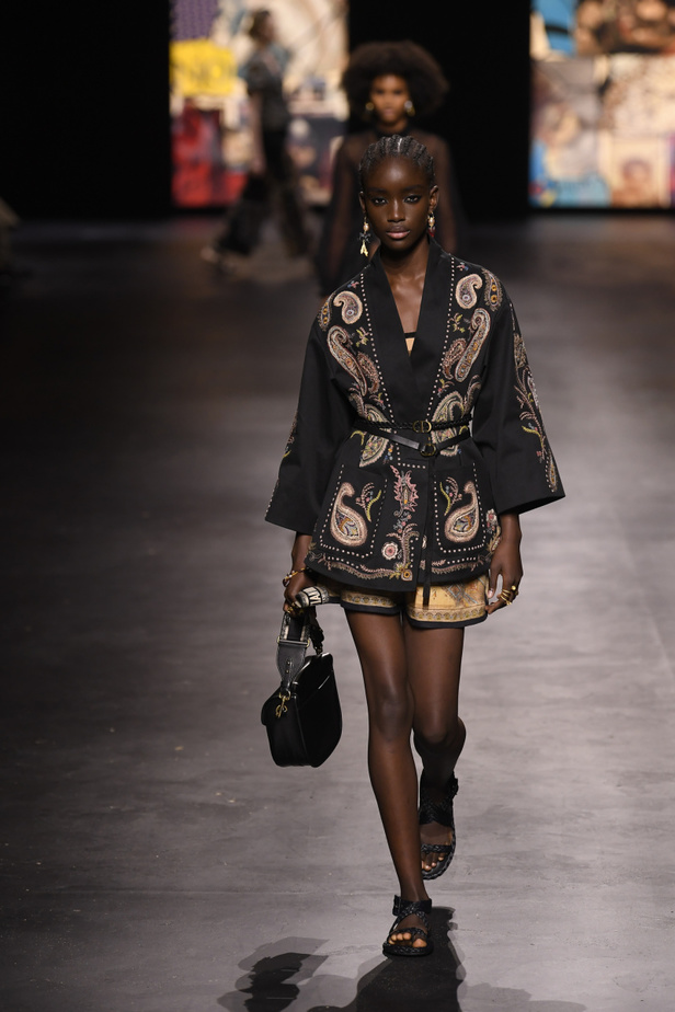 عرض أزياء ديور Dior لربيع وصيف 2021 من أسبوع الموضة في باريس