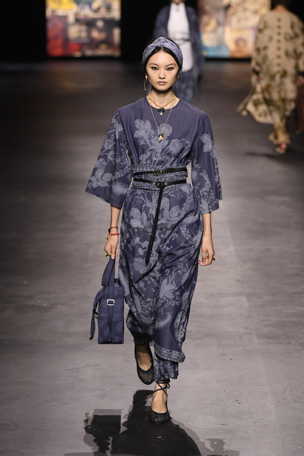 عرض أزياء ديور Dior لربيع وصيف 2021 من أسبوع الموضة في باريس