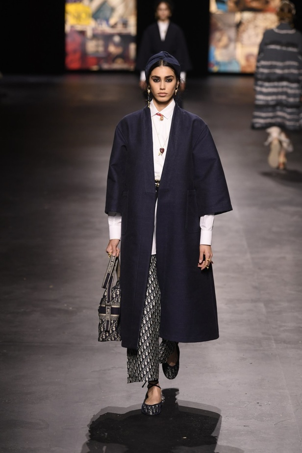 عرض أزياء ديور Dior لربيع وصيف 2021 من أسبوع الموضة في باريس
